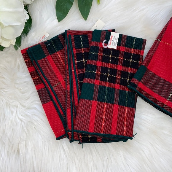 Festive Christmas Plaid Napkins set of 4 - Picture 7 of 17